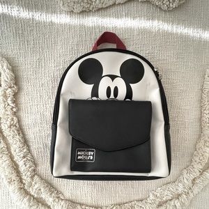 ADORABLE DISNEY MICKEY MINI BACKPACK